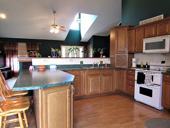 4th image of 8102 Catfish Ct