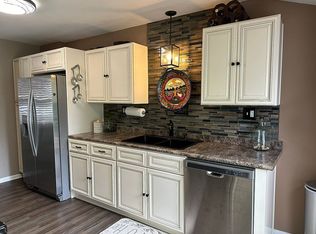 2880 Reeves Rd, Willoughby, OH 44094