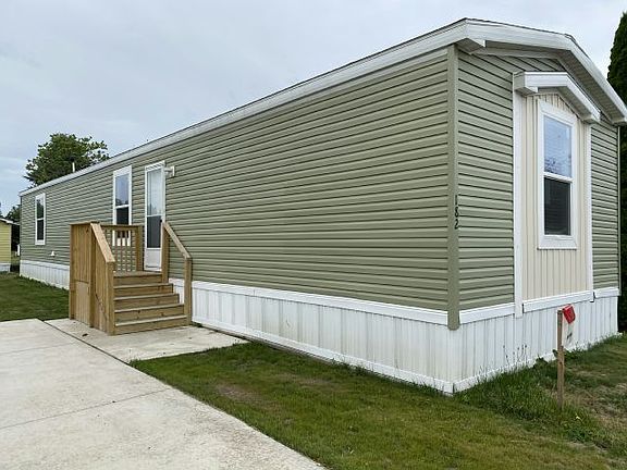 2nd image of 182 Quarry Hill Est #182