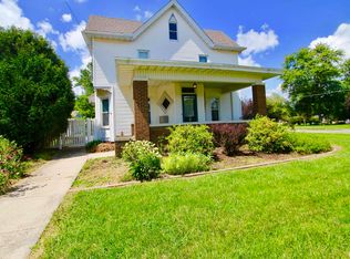 221 N Menard St, Metamora, IL 61548