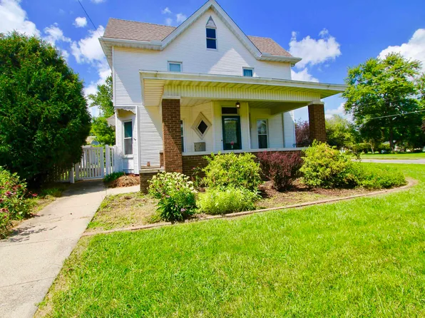 221 N Menard St, Metamora, IL 61548