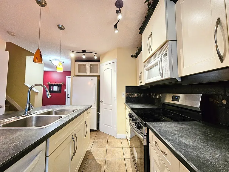 1383 Rutherford Rd SW — Photo 23
