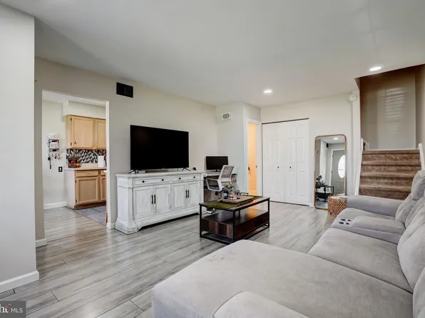 7015 Ridge Ave APT 26, Philadelphia, PA 19128