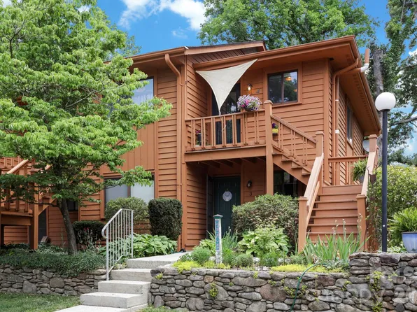 581 Courtwood Ln APT 4, Hendersonville, NC 28739