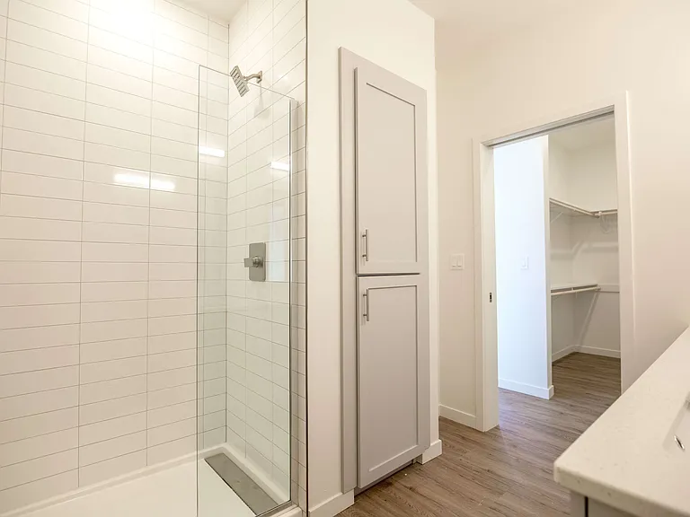 The Earl Apartments 2 Bed 2 Bath 1226