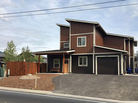 2nd image of 701 Aspen Grove St