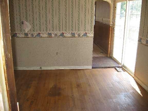 4th image of 193 Williams St