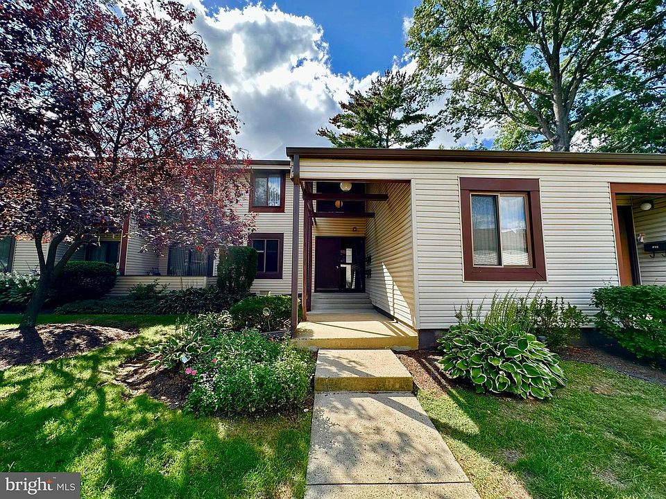 1st image of 13 Avon Dr #P