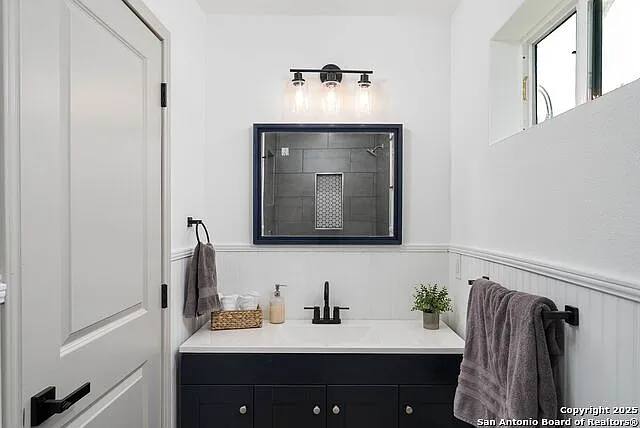 1210 Gardina — Photo 14