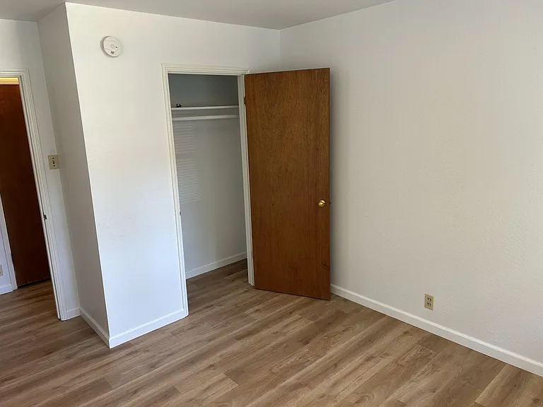 140 George Cir — Photo 16