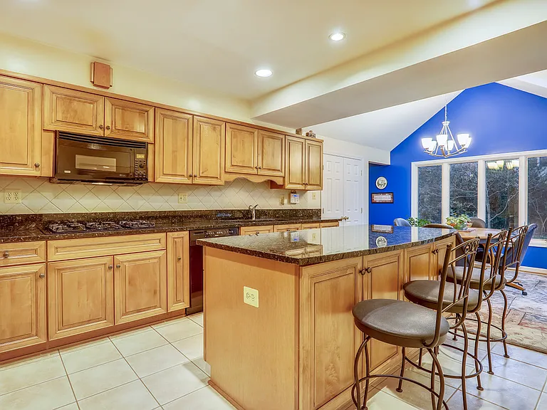 1416 Crestridge Dr — Photo 8