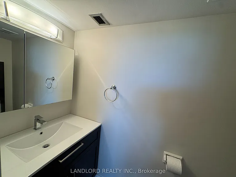 20 Speers Rd #1105 — Photo 44