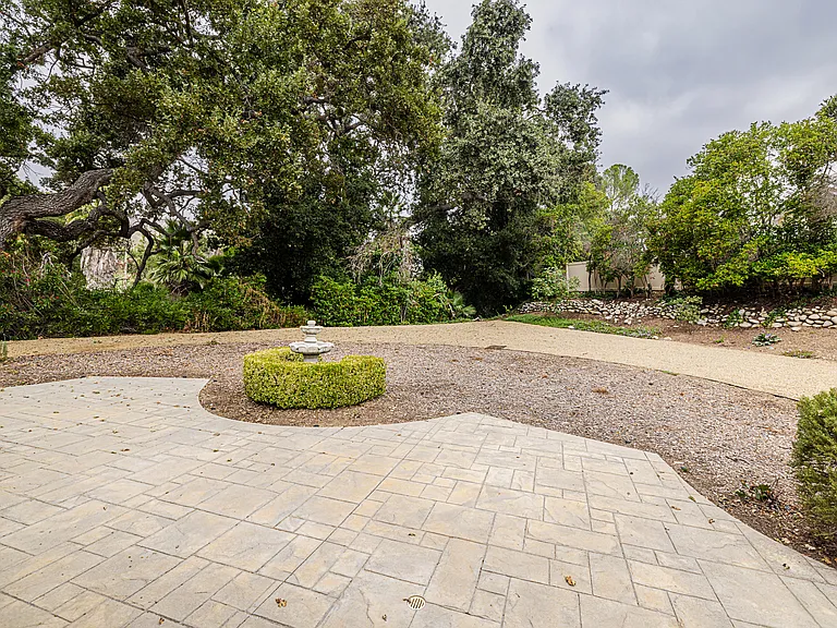 6068 Hackers Ln — Photo 23