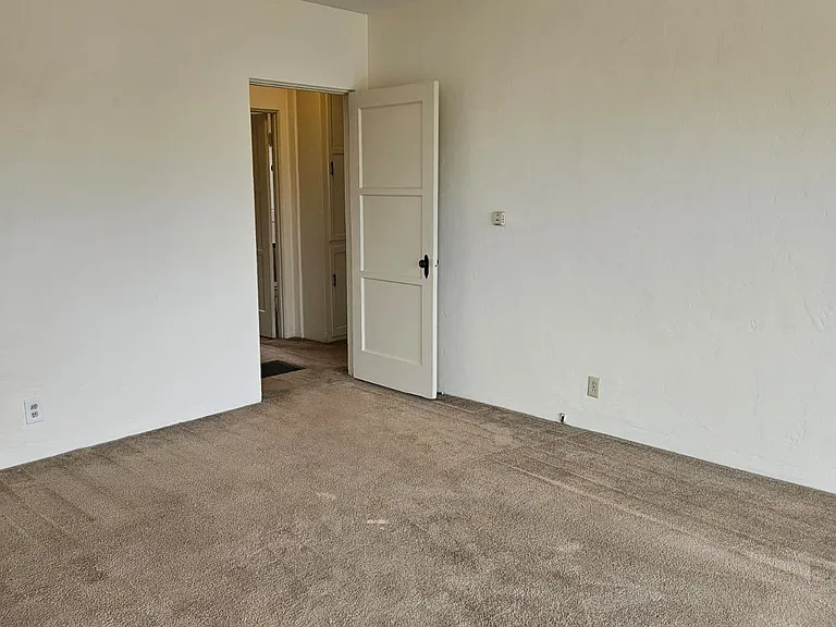 5728 Adelaide Ave — Photo 5