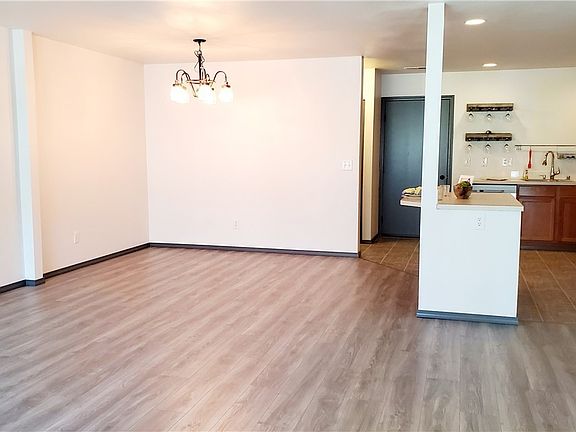 4th image of 4861 43rd Ln SE