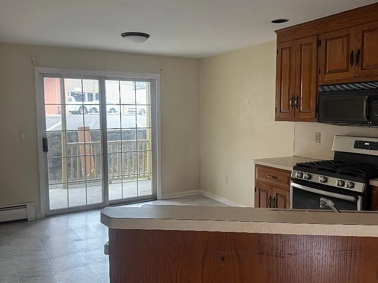87 Pierce St #87 — Photo 3