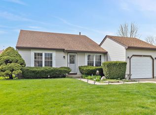 313 N Huntington Dr, McHenry, IL 60050