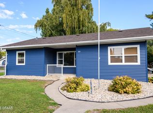 801 Walnut St E, Devils Lake, ND 58301