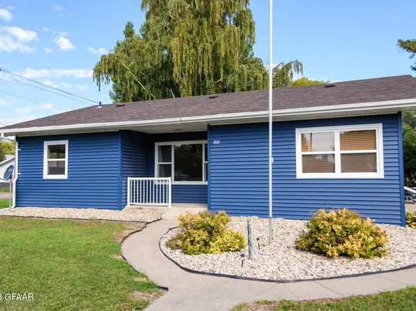801 Walnut St E, Devils Lake, ND 58301