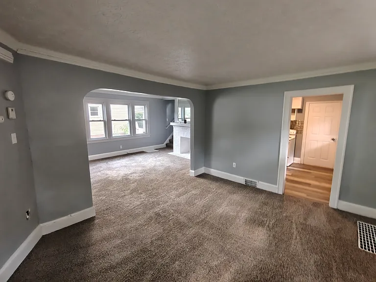 1024 Whittier Ave — Photo 6