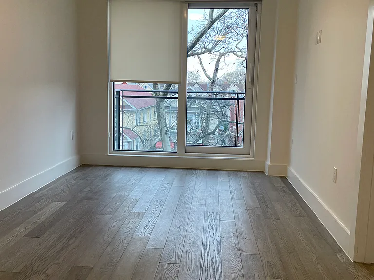 2218 Ocean Ave — Photo 6