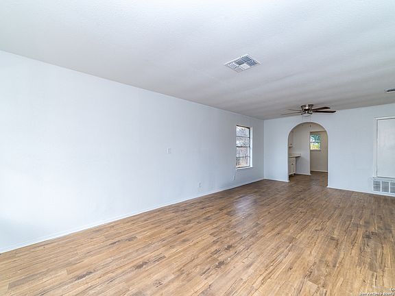 3rd image of 125 HORACE ST