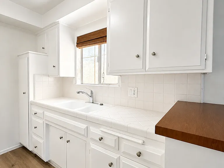1027 N Ogden Dr #6 — Photo 4