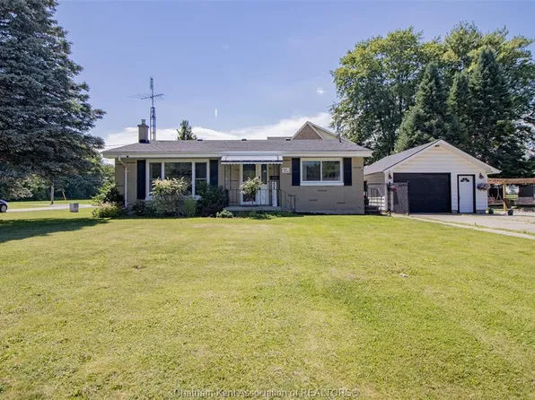 67 Walnut Dr, Chatham Kent, ON N8A 3L4