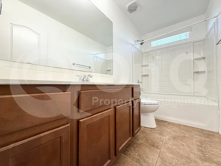 2209 E Pecan Rd — Photo 17