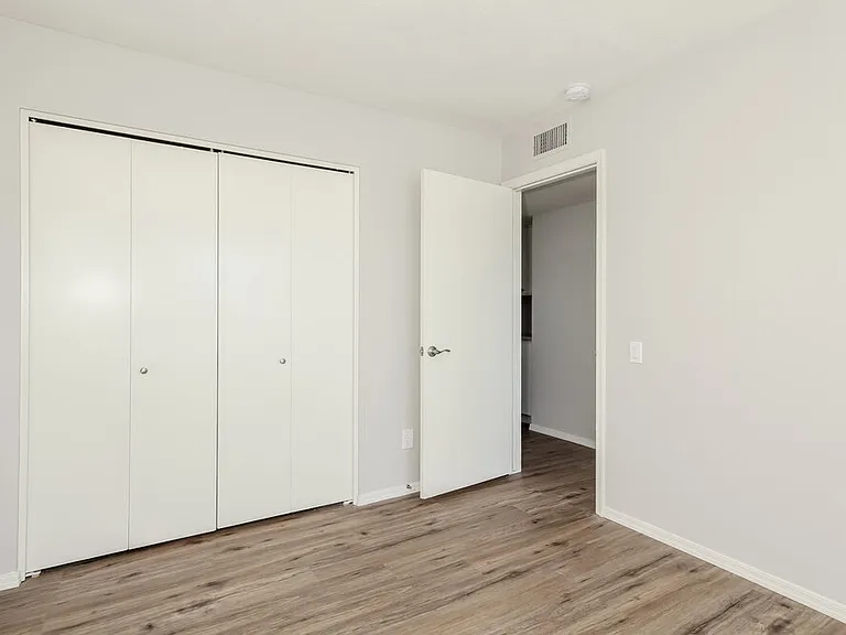 208 W Oraibi Dr — Photo 11