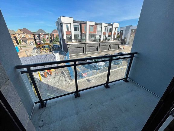 4th image of 95 Dundas St W #222