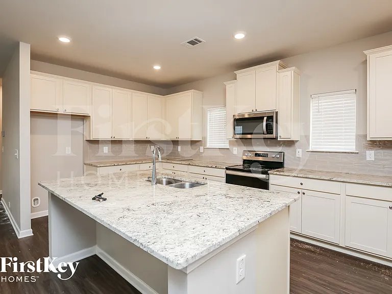 2476 Morgan Spring Ln — Photo 6