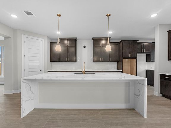 5th image of 104 Pinyon Pine Dr