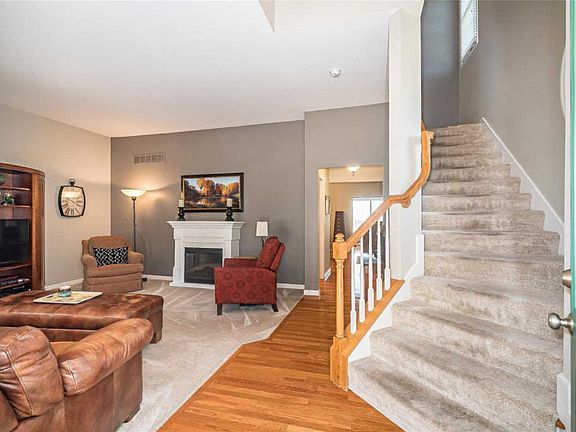 4th image of 2401 Larksong Dr N