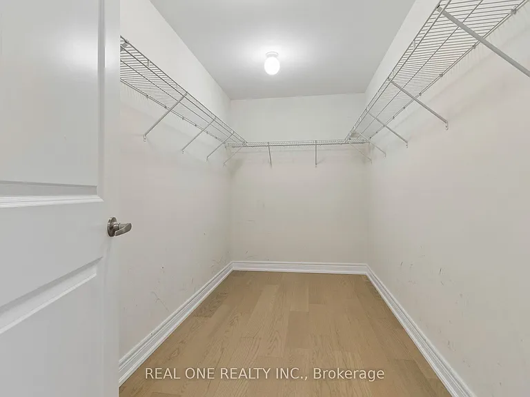 19 Rivoli Dr — Photo 39