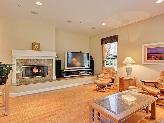 3rd image of 4406 Yardarm Ct