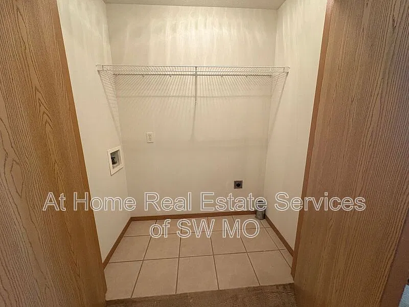 2 bed, 2.0 bath, 1082 sqft, $1,125 — Photo 3