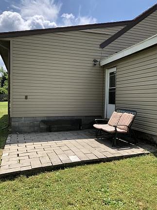 3rd image of 829 E Circle Dr