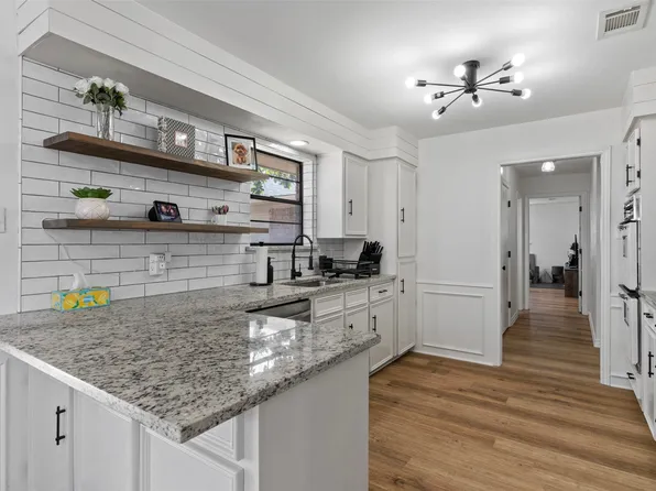 1612 Daywood Ln, Irving, TX 75061