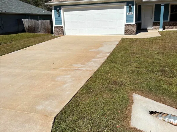 8418 Lucena St, Navarre, FL 32566