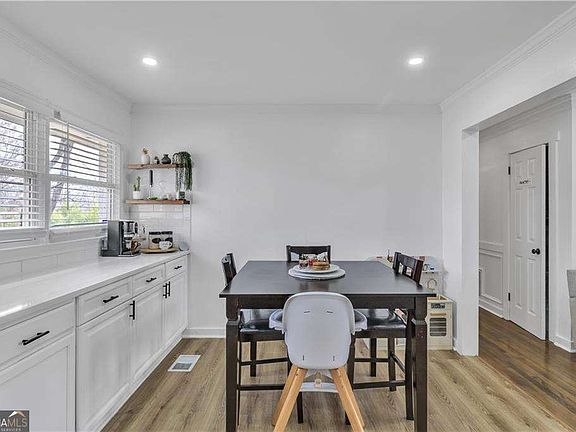 5th image of 1063 Mountain View Rd NW