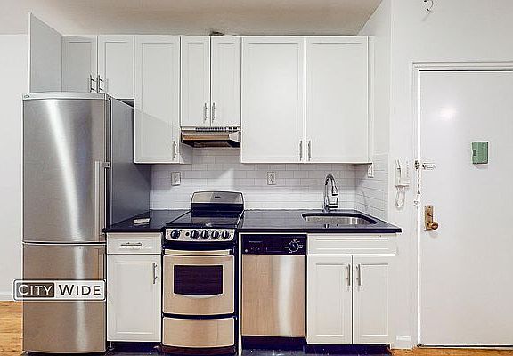 4th image of 441 W 51st St APT 4W