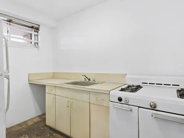185 Park Row 12E image 6 of 7