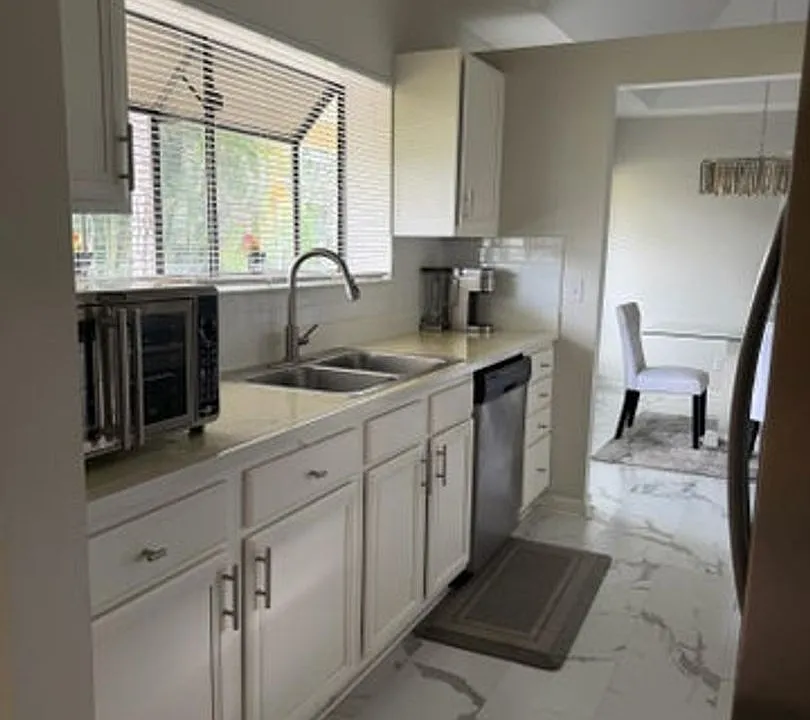 107 Half Moon Cir #D