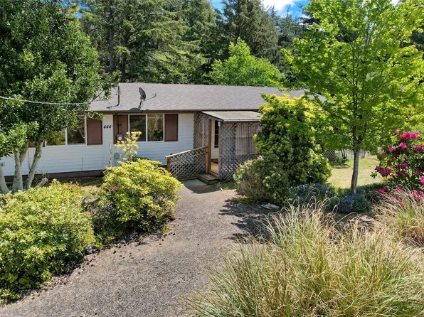 444 Canal Drive SE, Ocean Shores, WA 98569