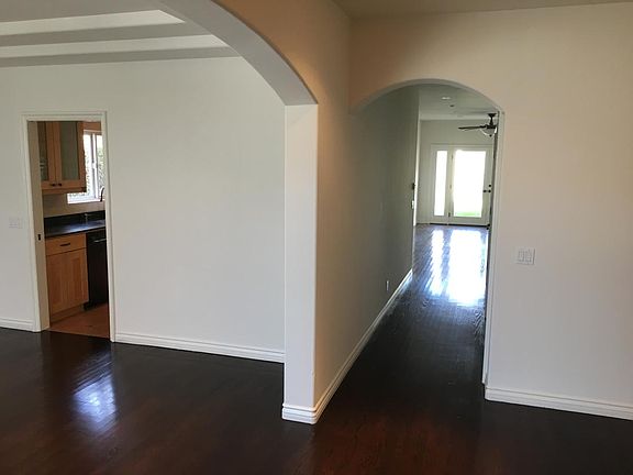 Entry-Center hall, dining room