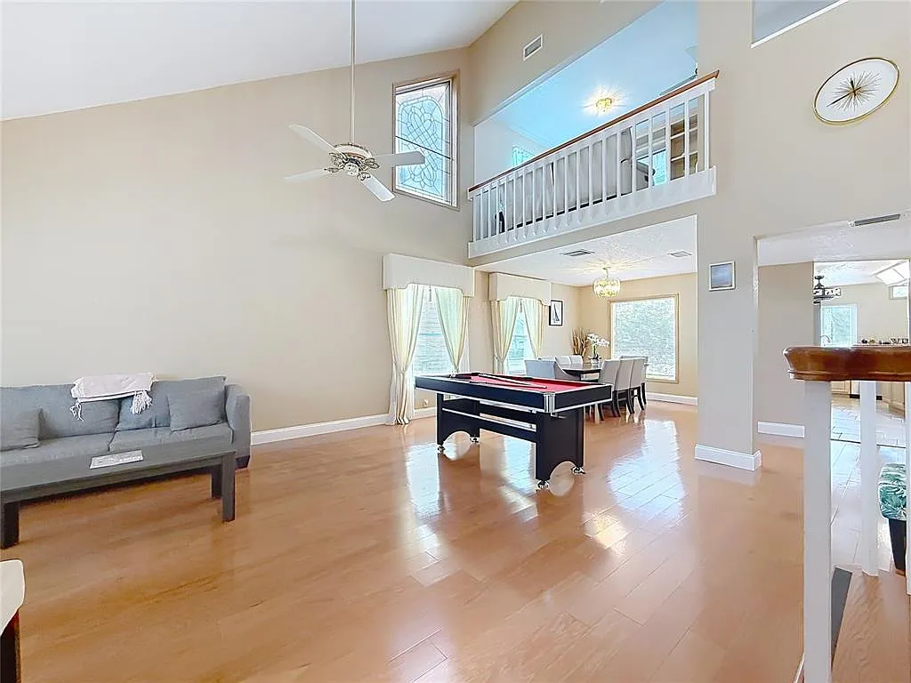 4 bed, 3.5 bath, 3316 sqft, $5,000 — Photo 4