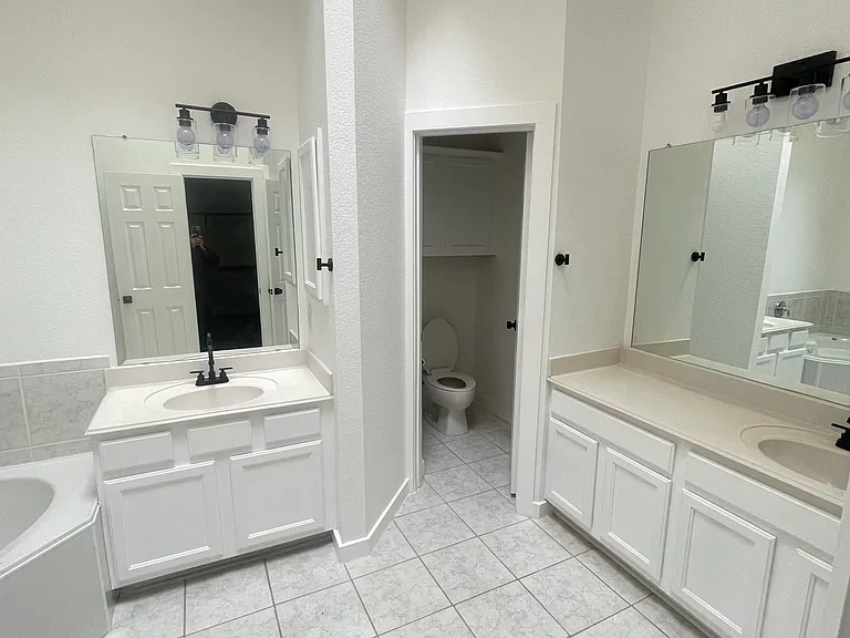 8375 Towne Bridge Dr — Photo 14