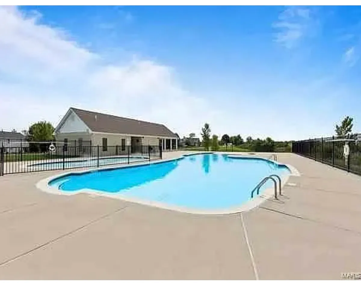 Building Photo - 708 Harbor Woods Dr #C