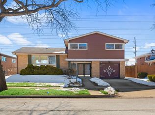 7745 Beckwith Rd, Morton Grove, IL 60053